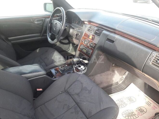 Mercedes E 230 1997, 290,000 km - 2.3 л - Mingəçevir
