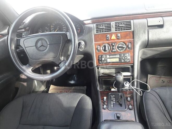 Mercedes E 230 1997, 290,000 km - 2.3 л - Mingəçevir