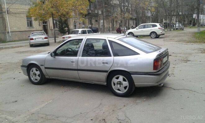 Opel Vectra 1995, 243,000 km - 1.8 l - Sumqayıt