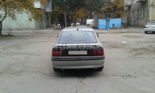 Opel Vectra 1995, 243,000 km - 1.8 l - Sumqayıt