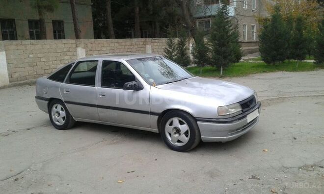 Opel Vectra 1995, 243,000 km - 1.8 l - Sumqayıt