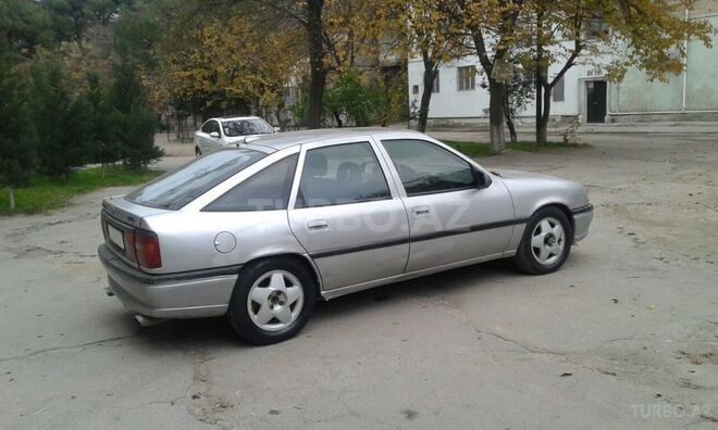Opel Vectra 1995, 243,000 km - 1.8 l - Sumqayıt