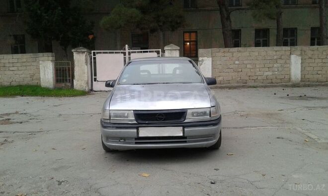 Opel Vectra 1995, 243,000 km - 1.8 l - Sumqayıt