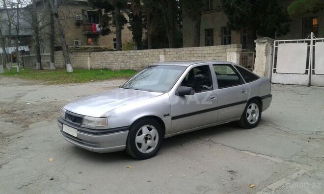 Opel Vectra 1995, 243,000 km - 1.8 l - Sumqayıt