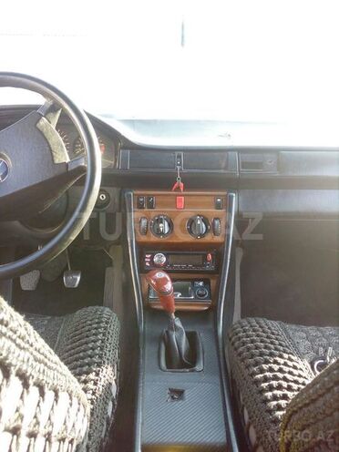 Mercedes E 230 1991, 350,000 km - 2.3 l - Quba