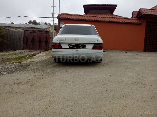 Mercedes E 230 1991, 350,000 km - 2.3 l - Quba