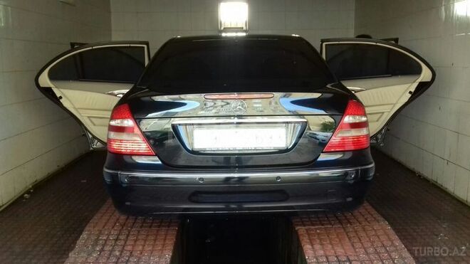 Mercedes E 320 2003, 177,000 km - 3.2 l - Bakı