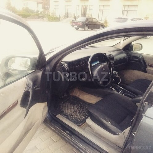 Opel Omega 1998, 230,306 km - 2.0 l - Quba