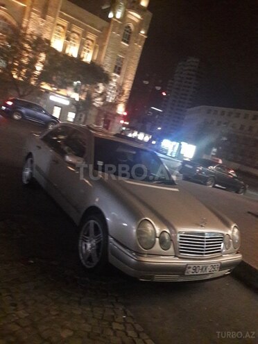 Mercedes E 240 1999, 373,469 km - 2.4 l - Bakı