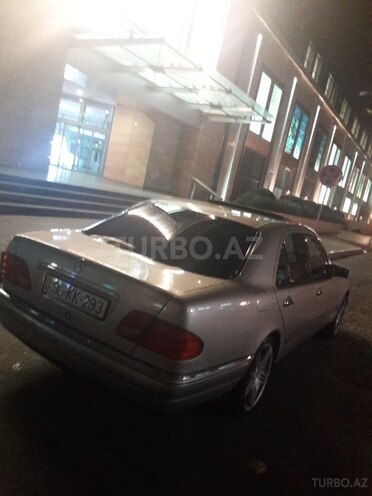 Mercedes E 240 1999, 373,469 km - 2.4 l - Bakı