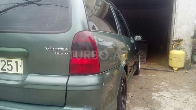 Opel Vectra 1999, 250,000 km - 1.6 l - Bakı