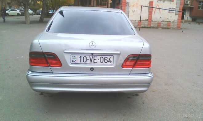 Mercedes E 240 1998, 297,000 km - 2.4 л - Bakı