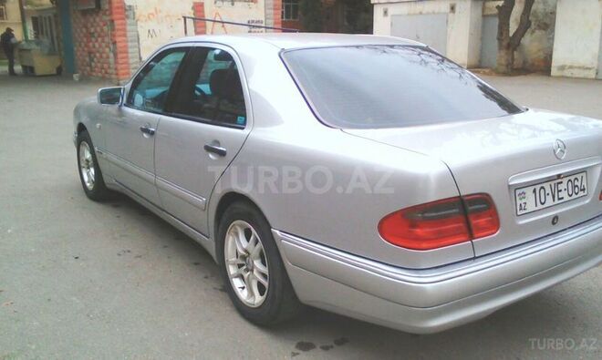 Mercedes E 240 1998, 297,000 km - 2.4 л - Bakı