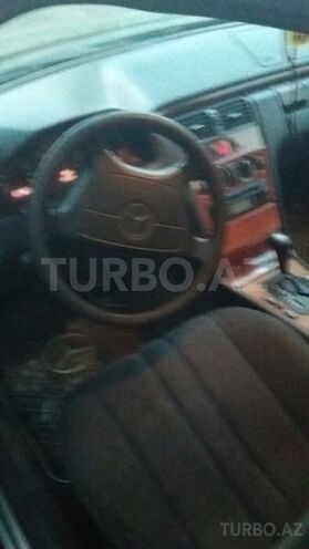 Mercedes E 230 1996, 413,000 km - 2.3 л - Salyan