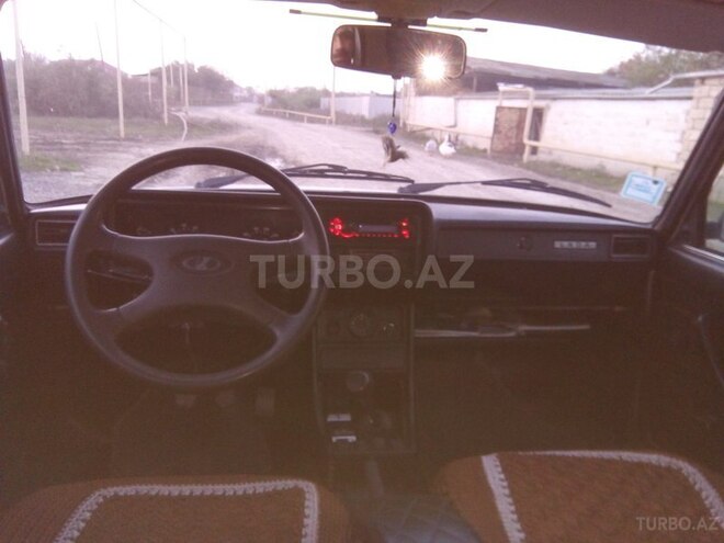 LADA (VAZ) 2107 2005, 242,000 km - 0.3 l - Salyan