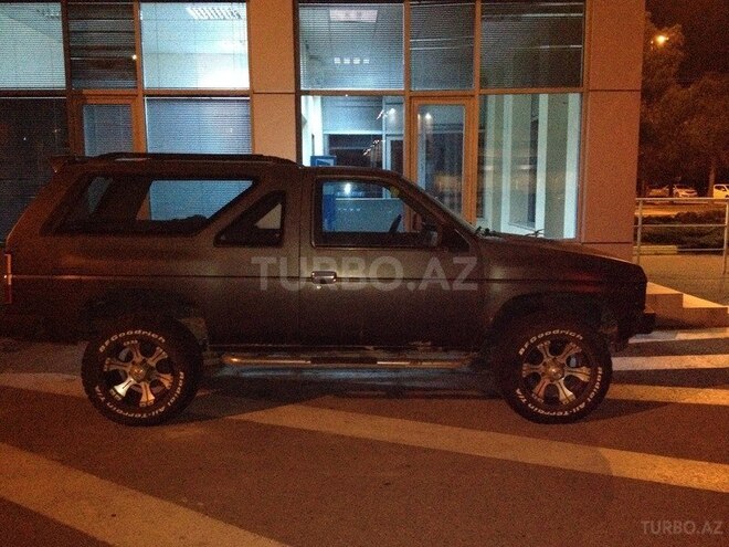 Nissan Pathfinder 1992, 300,000 km - 2.4 л - Bakı