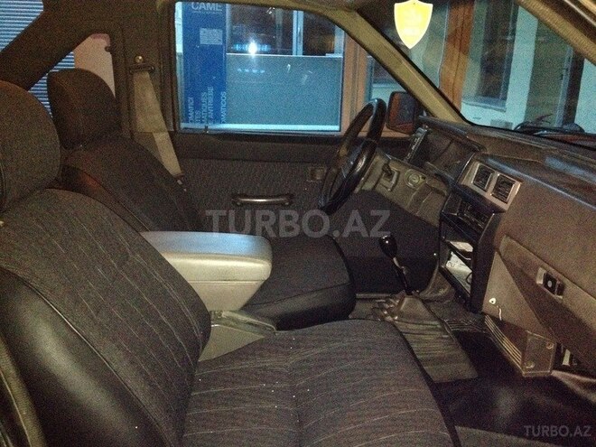 Nissan Pathfinder 1992, 300,000 km - 2.4 л - Bakı