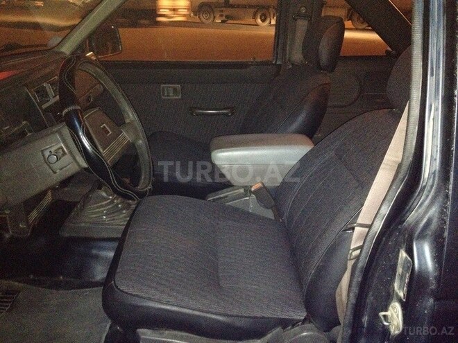 Nissan Pathfinder 1992, 300,000 km - 2.4 л - Bakı