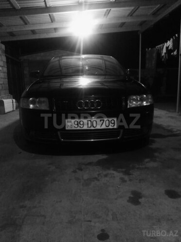 Audi A4 2003, 168,444 km - 1.8 л - Xaçmaz