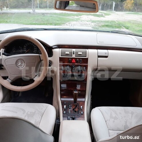 Mercedes E 270 2003, 497,238 km - 2.0 l - Bakı