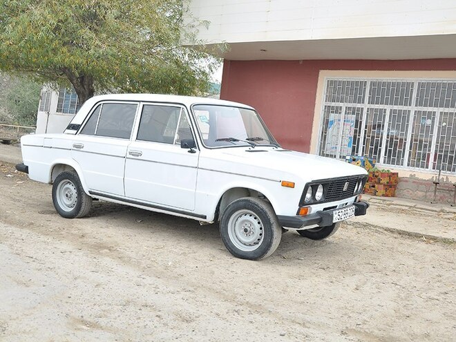 LADA (VAZ) 2106 1991, 220,000 km - 1.5 l - Salyan