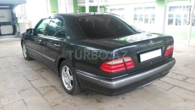 Mercedes E 240 2001, 183,000 km - 2.6 l - Masallı
