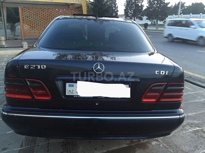 Mercedes E 270 2000, 286,000 km - 2.7 l - Sumqayıt