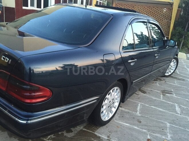 Mercedes E 270 2000, 286,000 km - 2.7 l - Sumqayıt