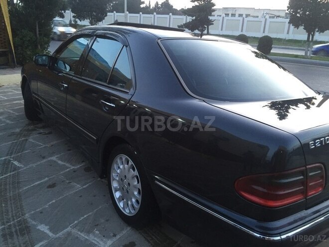 Mercedes E 270 2000, 286,000 km - 2.7 l - Sumqayıt