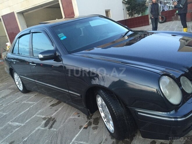 Mercedes E 270 2000, 286,000 km - 2.7 l - Sumqayıt