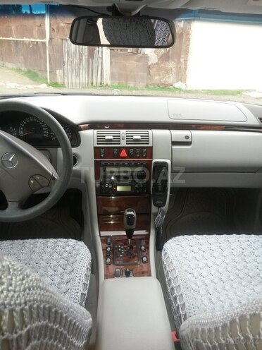 Mercedes E 240 2002, 220,000 km - 2.6 л - Bakı