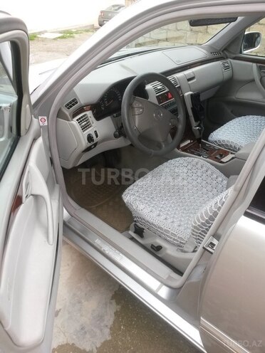Mercedes E 240 2002, 220,000 km - 2.6 л - Bakı