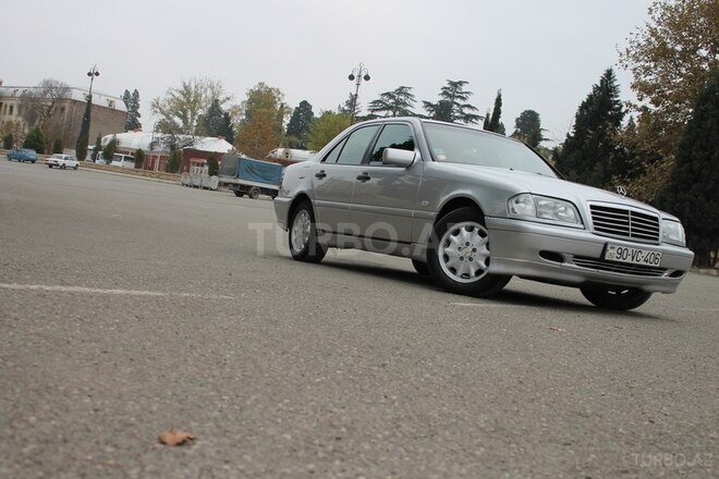 Mercedes C 200 2000, 175,000 km - 2.0 l - Bakı