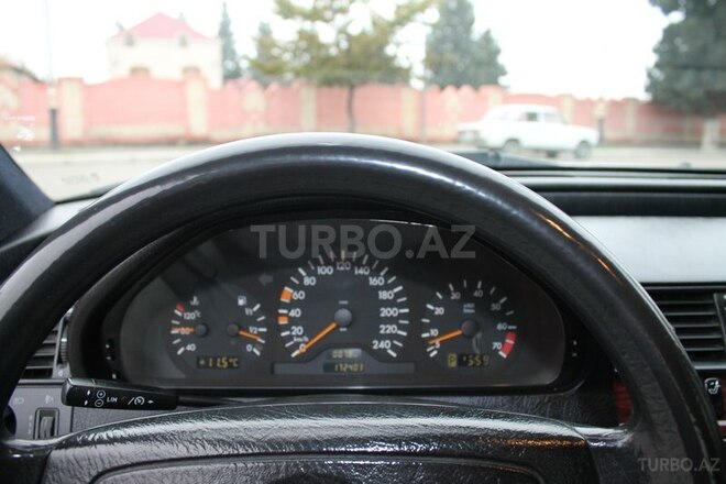 Mercedes C 200 2000, 175,000 km - 2.0 l - Bakı
