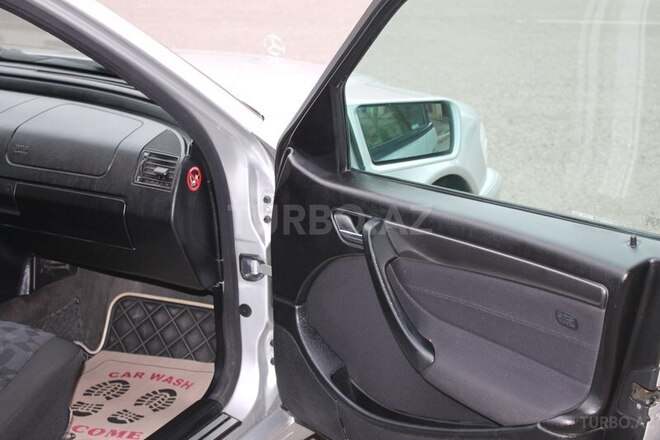 Mercedes C 200 2000, 175,000 km - 2.0 l - Bakı