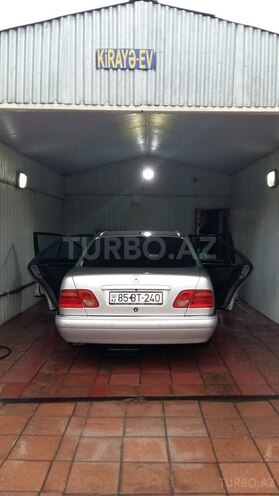 Mercedes E 240 1999, 355,000 km - 2.4 l - Bakı