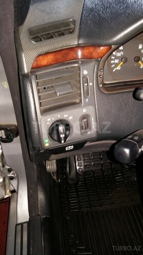 Mercedes E 240 1999, 355,000 km - 2.4 l - Bakı