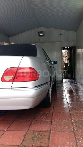 Mercedes E 240 1999, 355,000 km - 2.4 l - Bakı