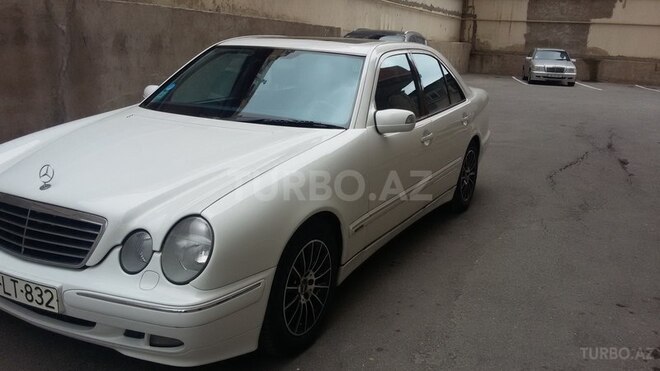 Mercedes E 240 2001, 203,000 km - 2.4 l - Bakı