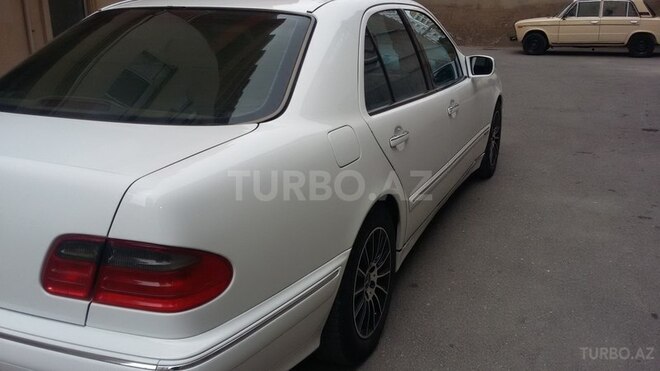 Mercedes E 240 2001, 203,000 km - 2.4 l - Bakı