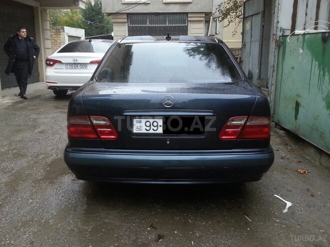 Mercedes E 220 1999, 359,500 km - 2.2 l - Bakı