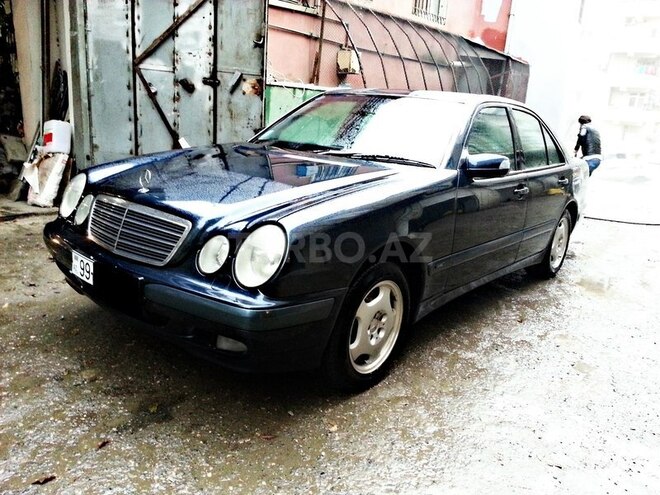 Mercedes E 220 1999, 359,500 km - 2.2 l - Bakı