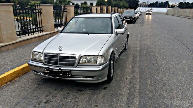 Mercedes C 220 2000, 266,000 km - 2.2 l - Bakı