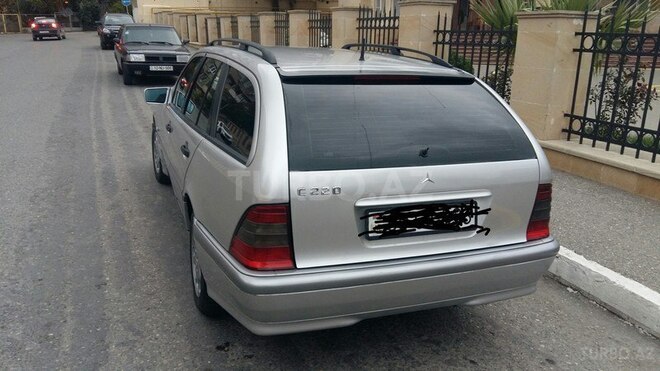Mercedes C 220 2000, 266,000 km - 2.2 l - Bakı