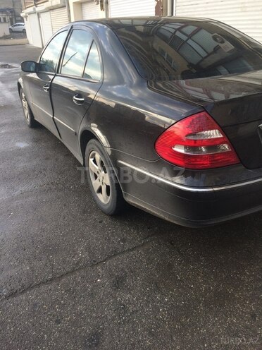 Mercedes E 270 2002, 253,000 km - 2.7 л - Bakı
