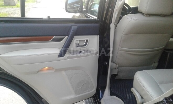 Mitsubishi Pajero 2008, 137,000 km - 3.0 л - Bakı
