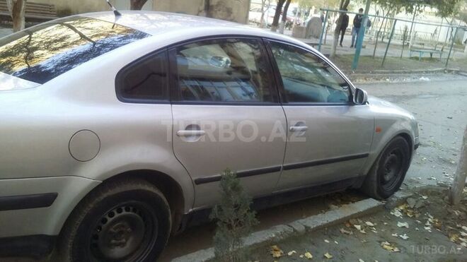 Volkswagen Passat 1997, 200,000 km - 1.6 л - Sumqayıt