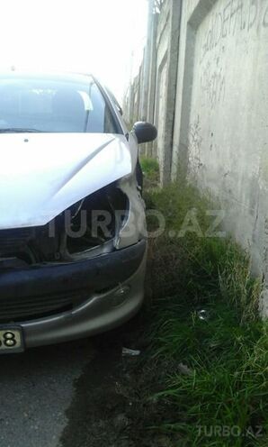 Peugeot 206 2007, 205,000 km - 1.4 l - Bakı