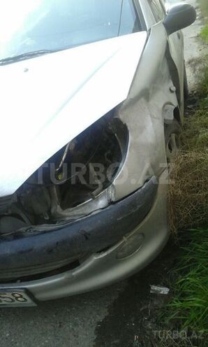 Peugeot 206 2007, 205,000 km - 1.4 l - Bakı