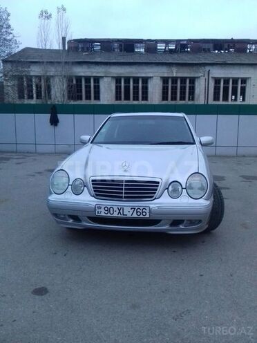 Mercedes E 240 2001, 220,000 km - 2.6 l - Masallı